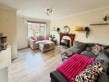 2 bedroom Detached house to let in Wharf Road, Woodston, Peterborough, PE2