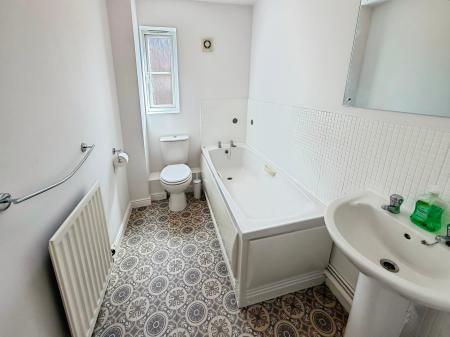 2 bedroom Flat to let in Regal Place, Fletton, Peterborough, PE2