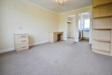 5 bedroom Town house to let in Tinus Avenue, Hampton Vale, Peterborough, PE7