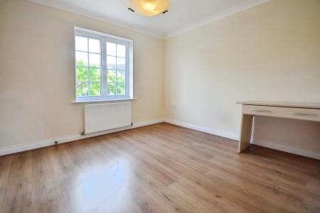 5 bedroom Town house to let in Tinus Avenue, Hampton Vale, Peterborough, PE7