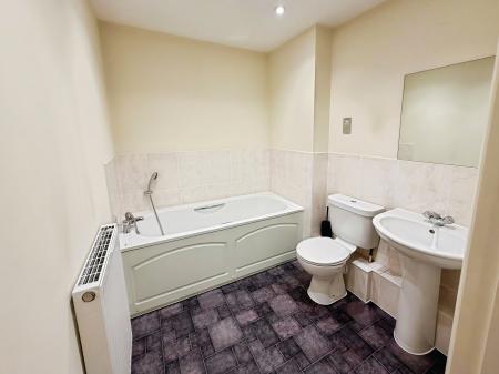 2 bedroom Flat to let in Hammonds Drive, Peterborough, PE1