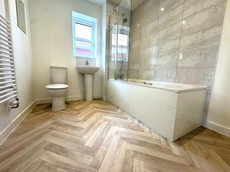 3 bedroom Semi-detached house for sale in Harrier Way, Market Deeping, PE6