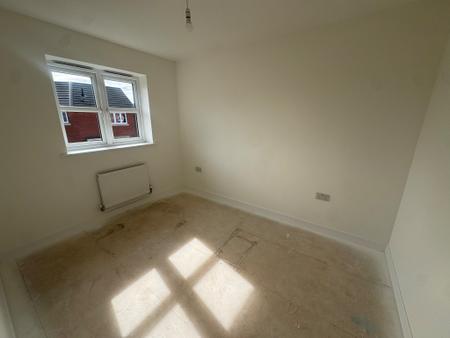 3 bedroom Semi-detached house for sale in Harrier Way, Market Deeping, PE6