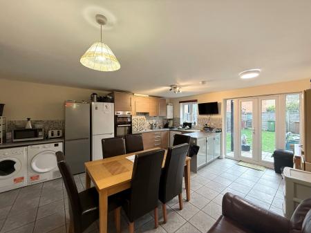 1 bedroom House share to let in Boleyn Avenue, Sugar Way, Peterborough, PE2