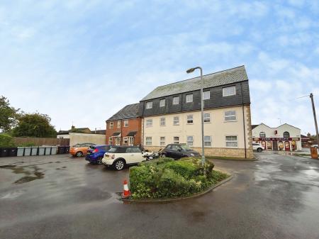 2 bedroom Flat to let in Bridge Street, Deeping St James, PE6