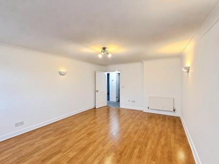 2 bedroom Flat to let in Bridge Street, Deeping St James, PE6