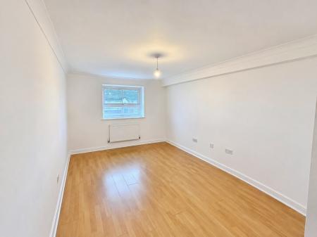 2 bedroom Flat to let in Bridge Street, Deeping St James, PE6