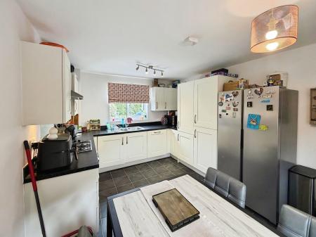 3 bedroom Detached house to let in Chamberlain Way, Gunthorpe, Peterborough, PE4