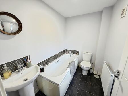 3 bedroom Detached house to let in Chamberlain Way, Gunthorpe, Peterborough, PE4
