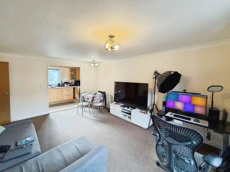 2 bedroom Flat to let in Osier Avenue, Peterborough, PE7