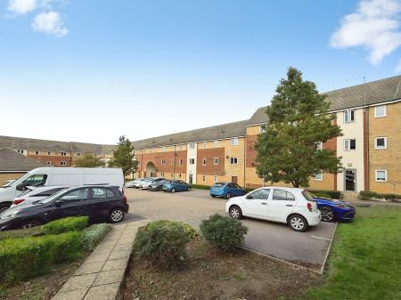 2 bedroom Flat to let in Osier Avenue, Peterborough, PE7