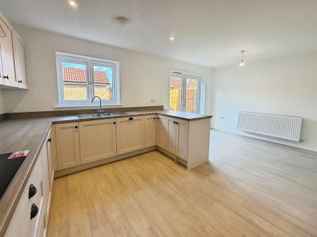 4 bedroom Detached house for sale in 59 Harrier Way, Market Deeping, PE6