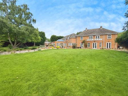 6 bedroom Detached house to let in Church Street, Peterborough, PE7