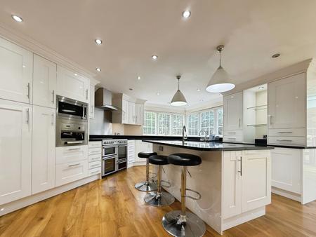 6 bedroom Detached house to let in Church Street, Peterborough, PE7