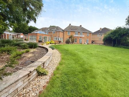 6 bedroom Detached house to let in Church Street, Peterborough, PE7