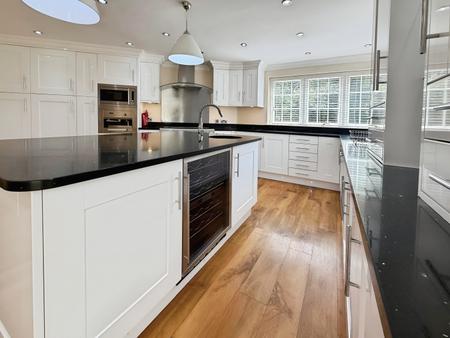 6 bedroom Detached house to let in Church Street, Peterborough, PE7