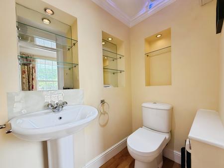 6 bedroom Detached house to let in Church Street, Peterborough, PE7