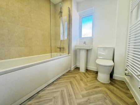 4 bedroom Detached house for sale in Harrier Way, Market Deeping, PE6