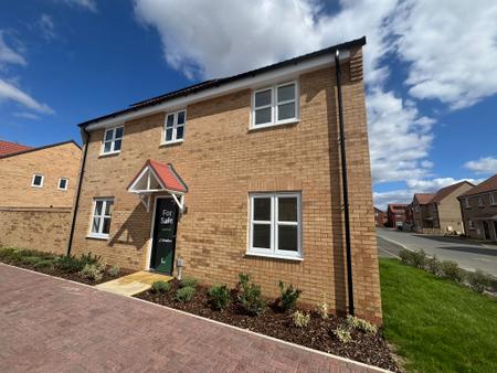 4 bedroom Detached house for sale in Harrier Way, Market Deeping, PE6