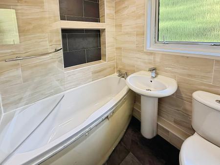 3 bedroom Detached house to let in Mewburn, Bretton, PE3