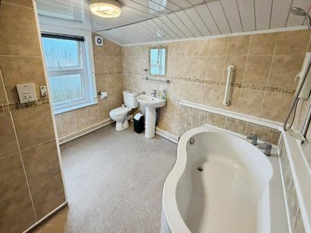 3 bedroom Detached house to let in Dogsthorpe Road, Dogsthorpe, Peterborough, PE1