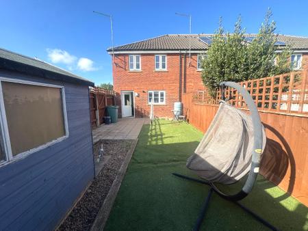 2 bedroom End of terrace house for sale in Western Avenue, Dogsthorpe, Peterborough, PE1