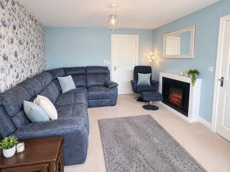 2 bedroom End of terrace house for sale in Western Avenue, Dogsthorpe, Peterborough, PE1