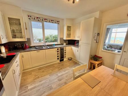 3 bedroom Detached house for sale in Hillside Avenue, Saltash, PL12