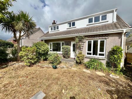 6 bedroom Detached house for sale in Mote Park, Saltash, PL12