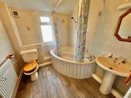 6 bedroom Detached house for sale in Mote Park, Saltash, PL12