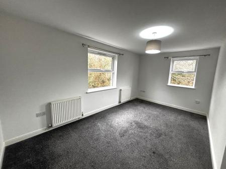 2 bedroom Flat to let in Lyndon Court, Pillmere, Saltash, PL12
