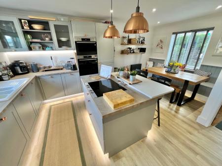 3 bedroom Semi-detached house for sale in Geffery Close, Saltash, PL12