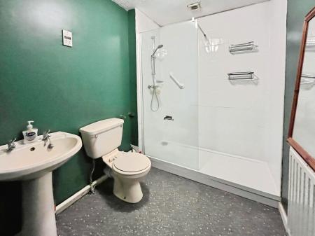 2 bedroom Flat for sale in Biscombe Gardens, Saltash, PL12