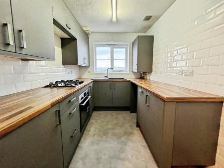 2 bedroom Flat for sale in Biscombe Gardens, Saltash, PL12