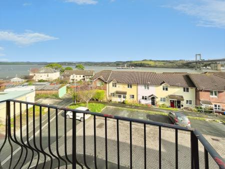 2 bedroom Flat for sale in Biscombe Gardens, Saltash, PL12