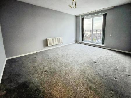 2 bedroom Flat for sale in Biscombe Gardens, Saltash, PL12