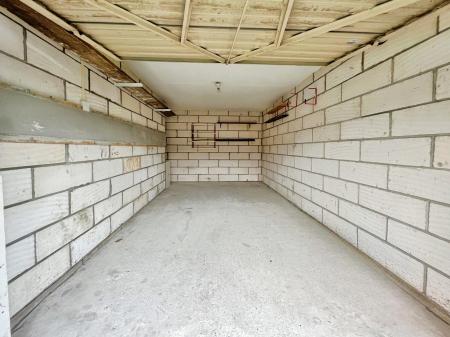 2 bedroom Flat for sale in Biscombe Gardens, Saltash, PL12