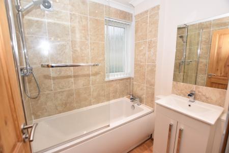 2 bedroom Terraced House to let in Mersey Close, Efford, PL3