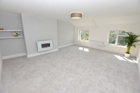 2 bedroom Flat to let in Lower Port View, Saltash, PL12