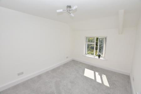 2 bedroom Flat to let in Lower Port View, Saltash, PL12