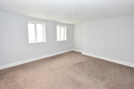 3 bedroom Flat to let in Fore Street, Saltash, PL12