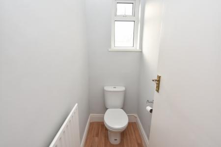 3 bedroom Flat to let in Fore Street, Saltash, PL12