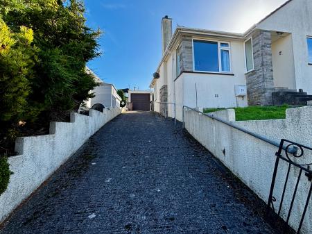 3 bedroom Bungalow to let in Deer Park, Saltash, PL12