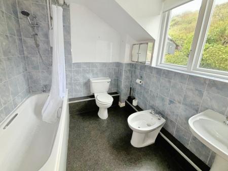 4 bedroom Detached house to let in Beechfield, Downderry, PL11