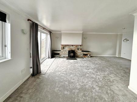 4 bedroom Detached house to let in Beechfield, Downderry, PL11