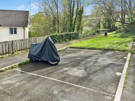 2 bedroom Flat for sale in Biscombe Gardens, Saltash, PL12