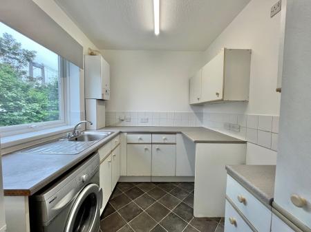 2 bedroom Flat for sale in Biscombe Gardens, Saltash, PL12