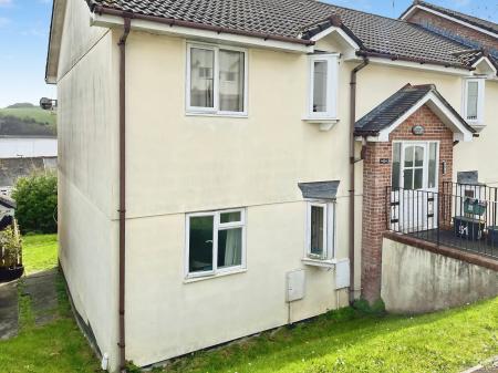 2 bedroom Flat for sale in Biscombe Gardens, Saltash, PL12