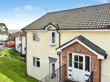 2 bedroom Flat for sale in Biscombe Gardens, Saltash, PL12
