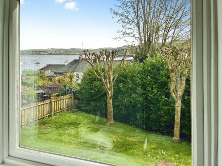 2 bedroom Flat for sale in Biscombe Gardens, Saltash, PL12